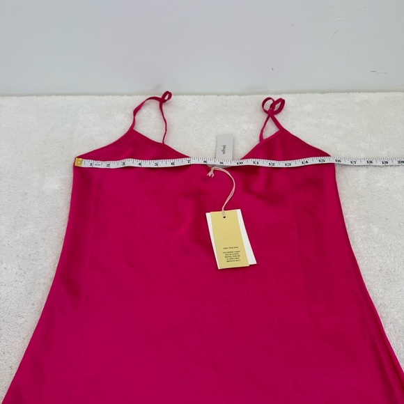 Aritzia - Wilfred - Sonnet Satin Dress - VITAL PINK/KHAKI
ROSE
VITAL/KAKI size S - Picture 12 of 15